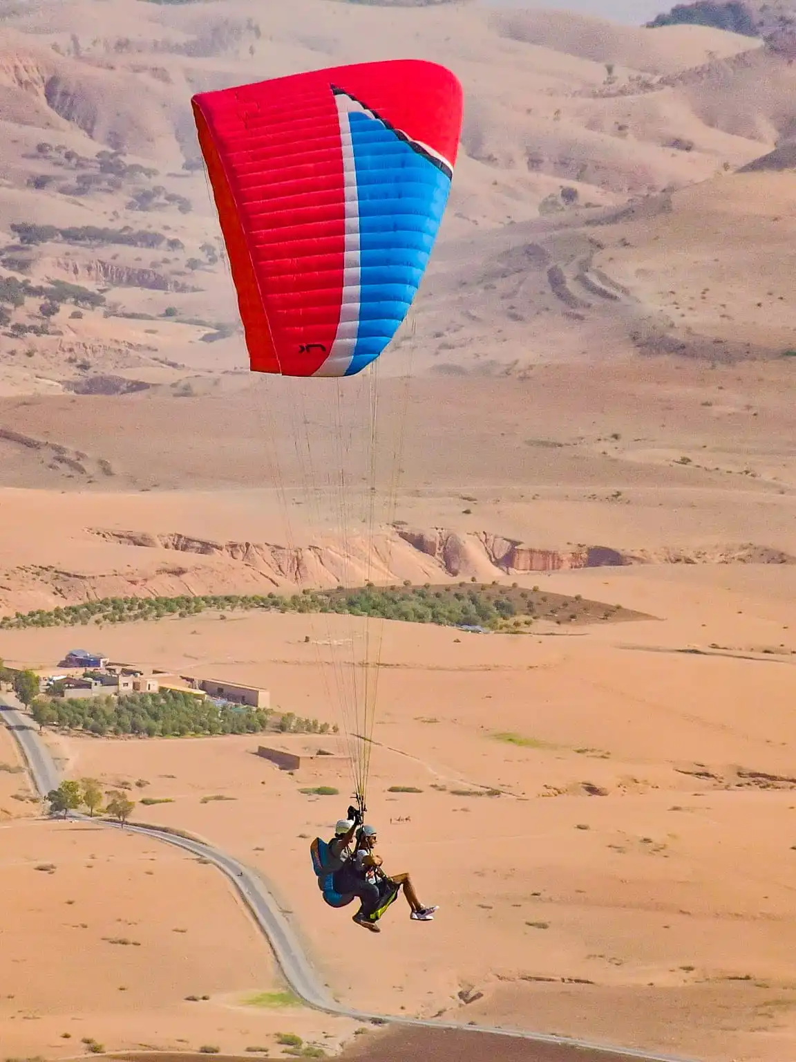 Paragliding-over-the-Kik-plateau-from-Marrakech-nomad-excursion-tours
