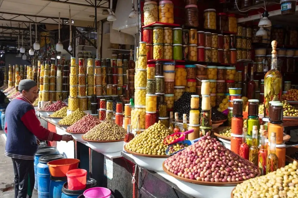 olive-market-food-tour-marrakech-by-night